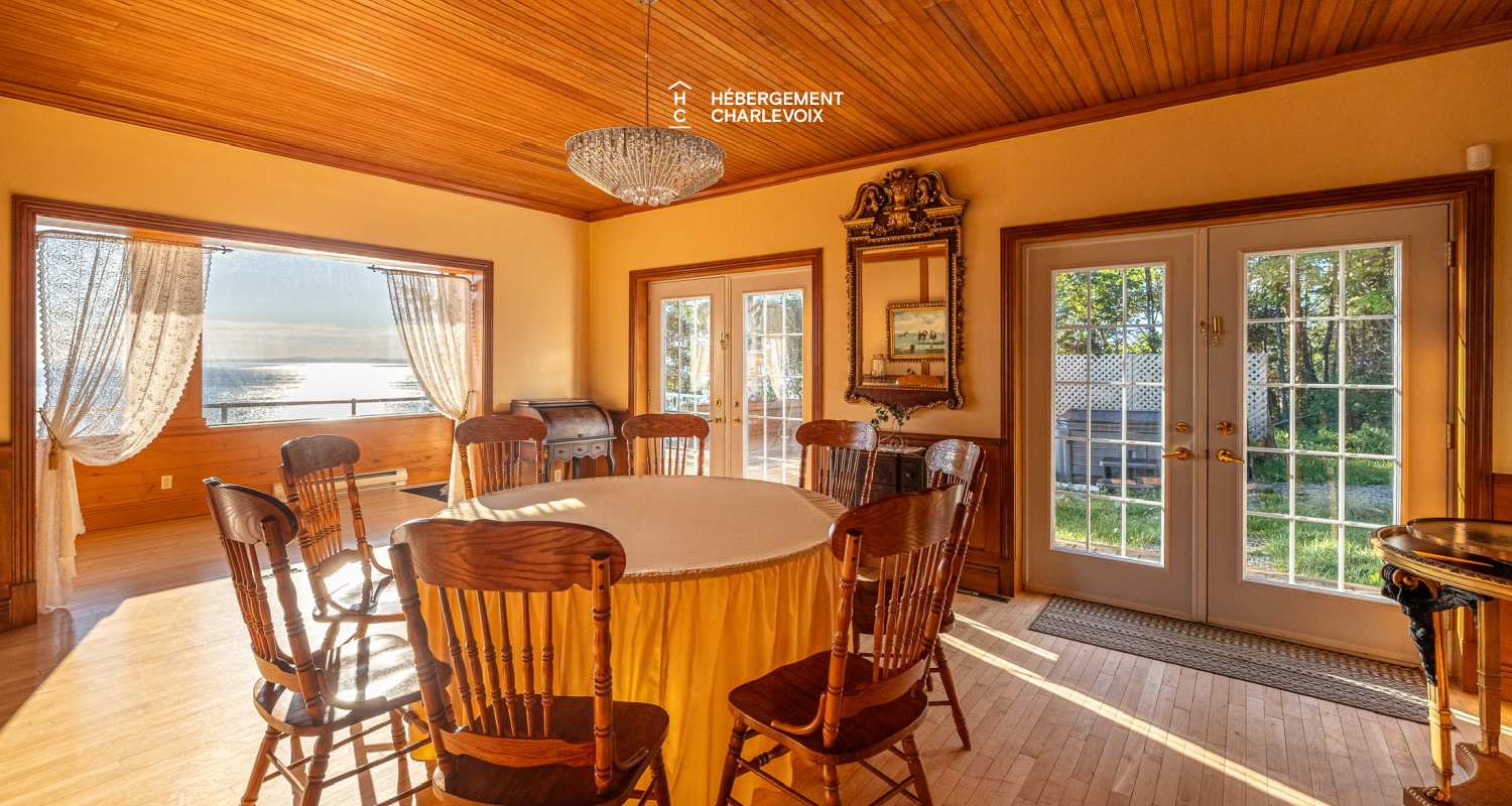 JAU-230 - Historic riverfront home with private hot tub